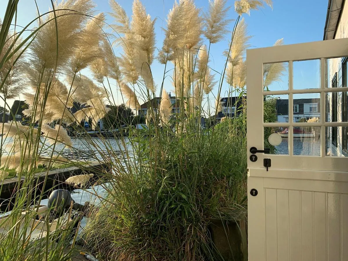 Holiday Home At The Water, Fire Place, Boat And Sup Rent, Near Amsterdam 알스메르 네덜란드